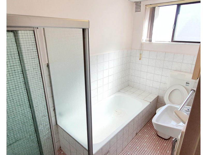 15/412 The Horsley Dr, Fairfield NSW 2165