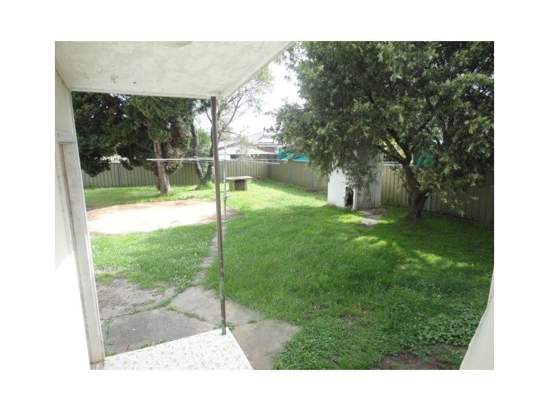 Fairfield West NSW 2165