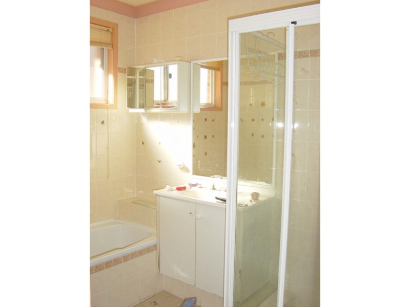 Edensor Park NSW 2176