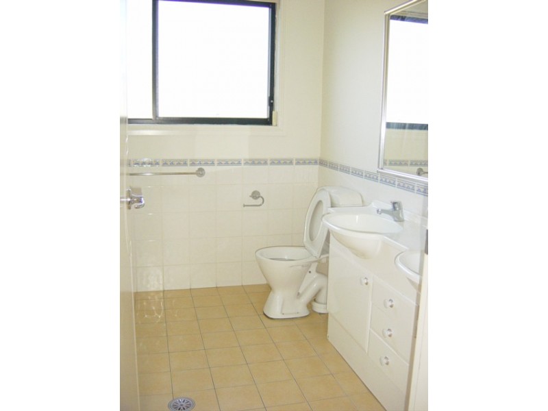 Edensor Park NSW 2176
