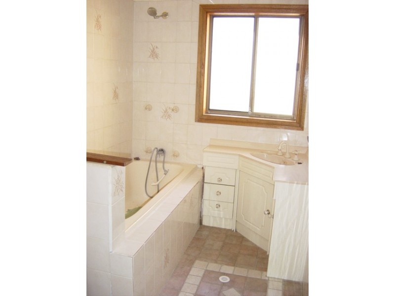 11 ALLISON ROAD, Guildford NSW 2161