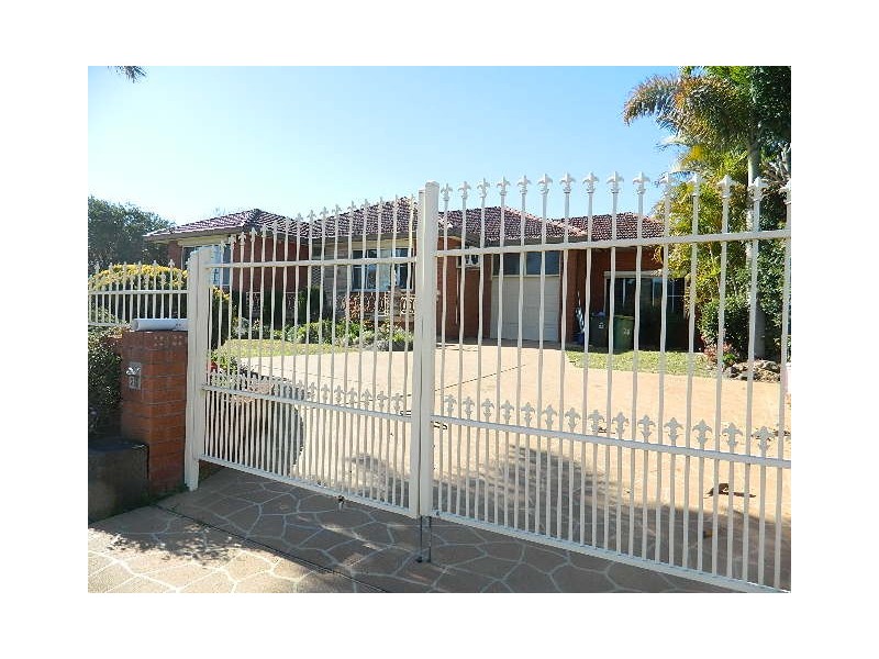 Fairfield West NSW 2165