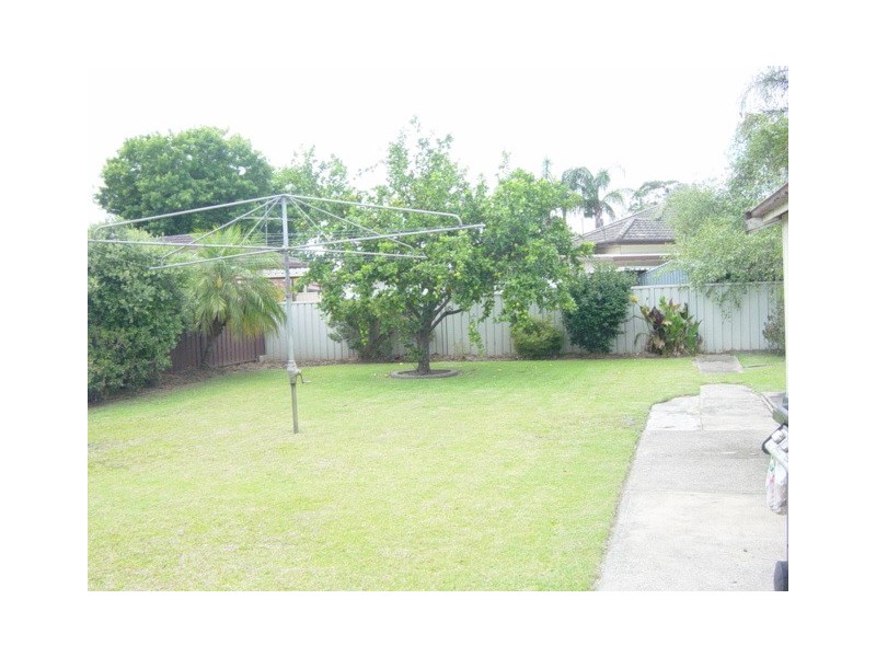 Fairfield West NSW 2165