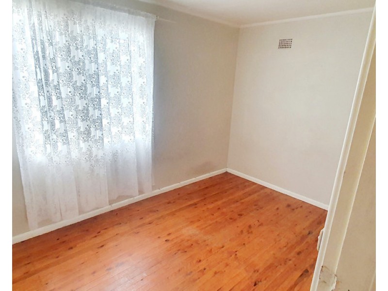 53 CROSBY CRESCENT, Fairfield NSW 2165