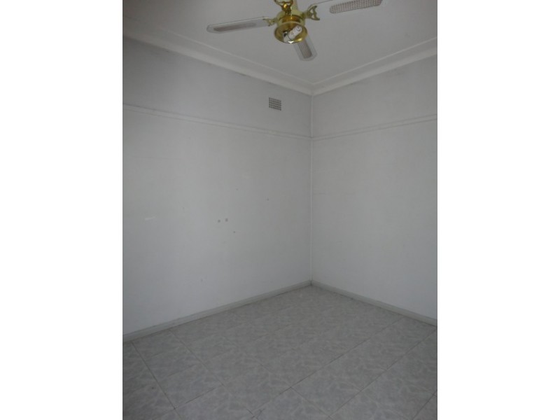 Fairfield NSW 2165