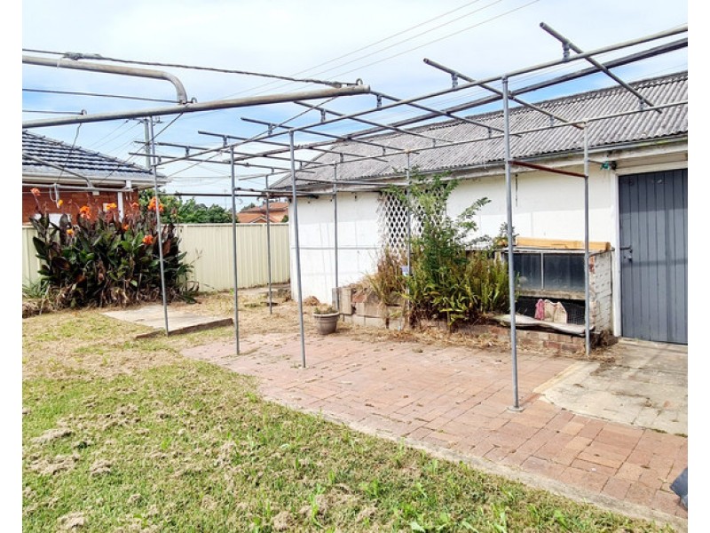 17 OLIVE STREET, Fairfield NSW 2165