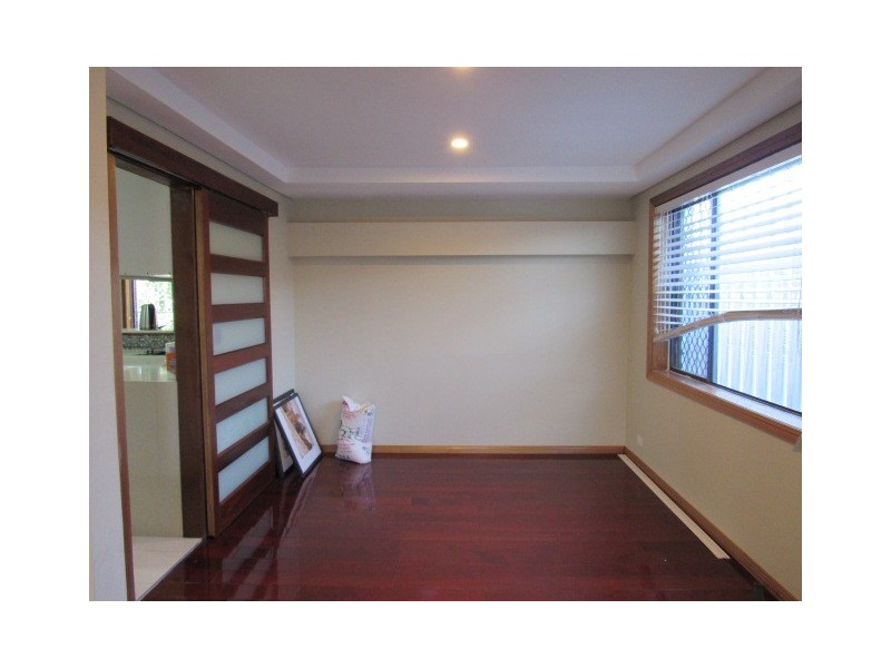 Edensor Park NSW 2176