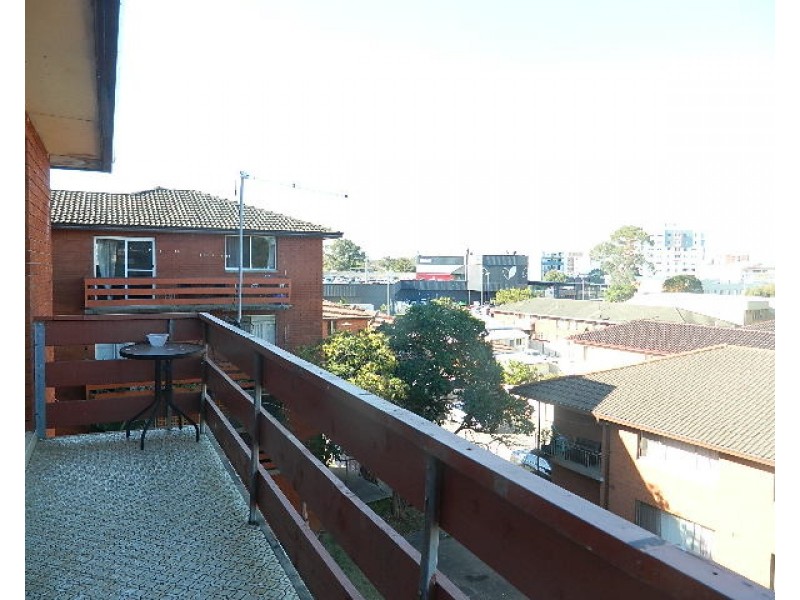 6/4 HARDY STREET, Fairfield NSW 2165