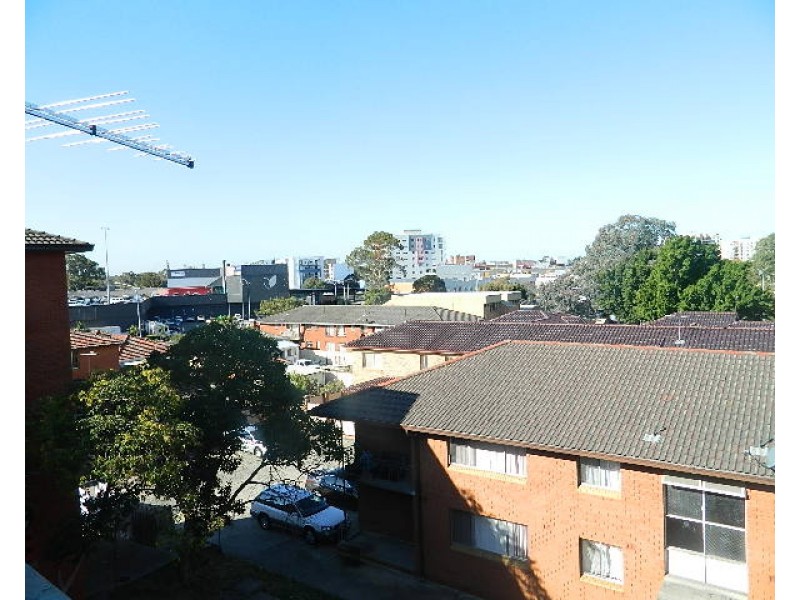 6/4 HARDY STREET, Fairfield NSW 2165