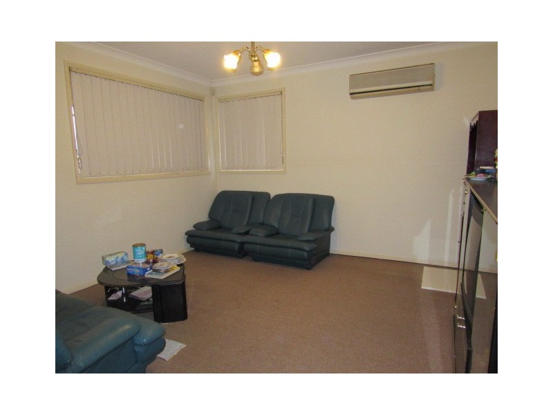 Edensor Park NSW 2176