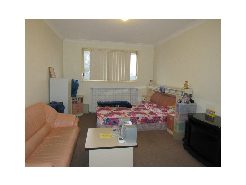 Edensor Park NSW 2176