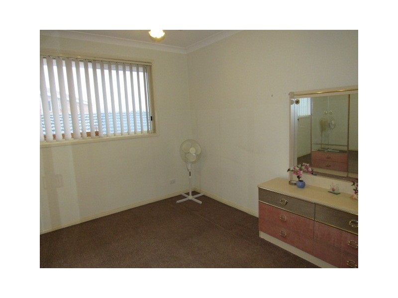 Edensor Park NSW 2176