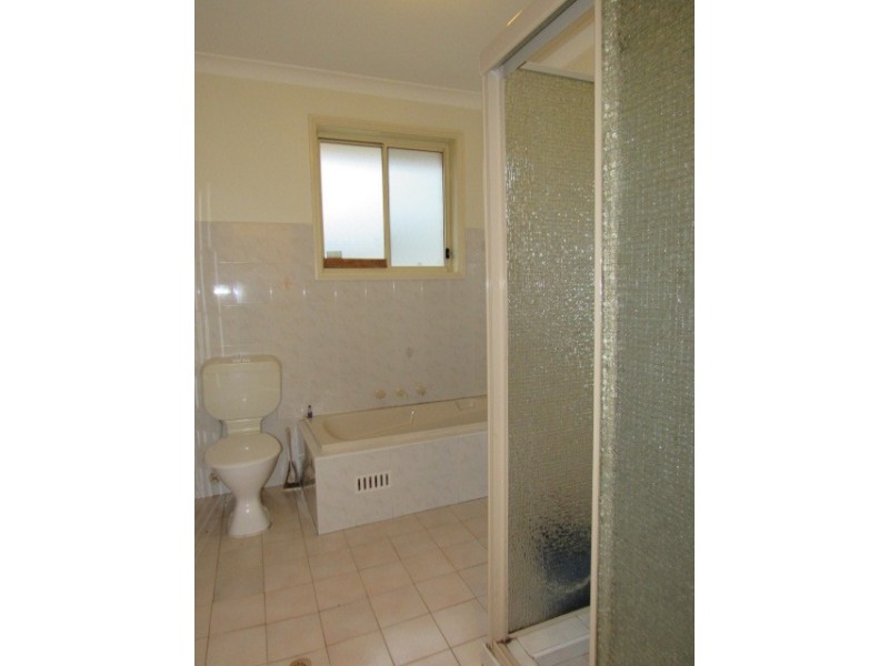 Edensor Park NSW 2176
