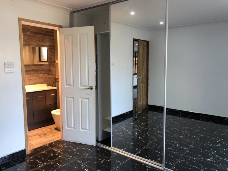 4 WALLABY CLOSE, Bossley Park NSW 2176