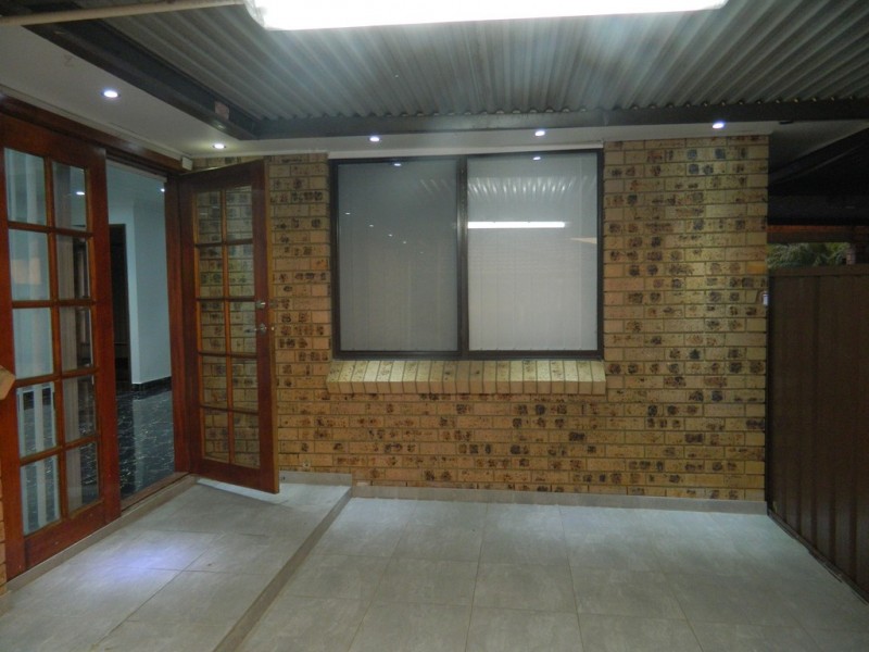 4 WALLABY CLOSE, Bossley Park NSW 2176