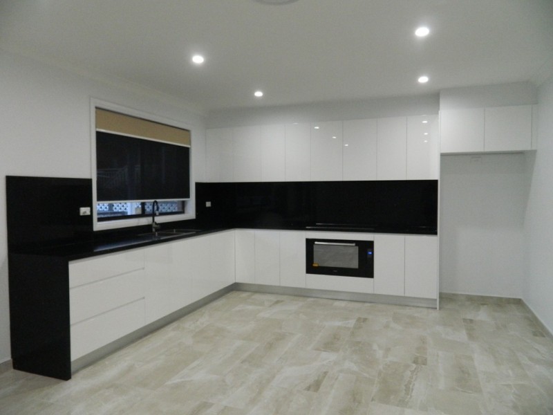 Edensor Park NSW 2176
