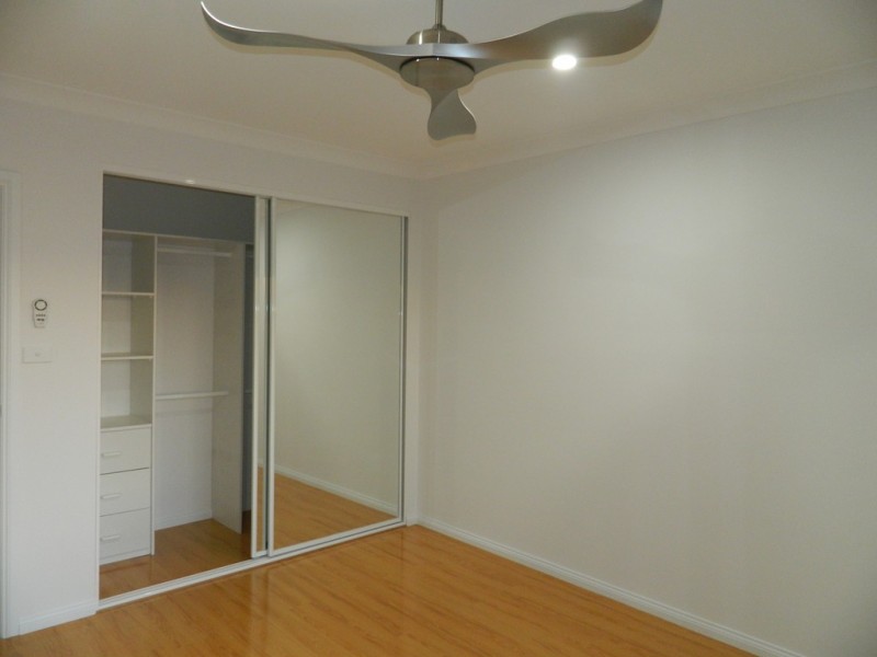 Edensor Park NSW 2176