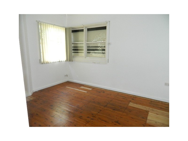 13 Veron Street, Fairfield East NSW 2165