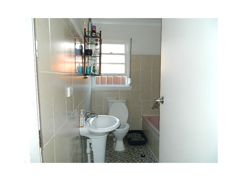 Fairfield West NSW 2165