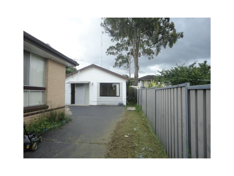 Fairfield West NSW 2165