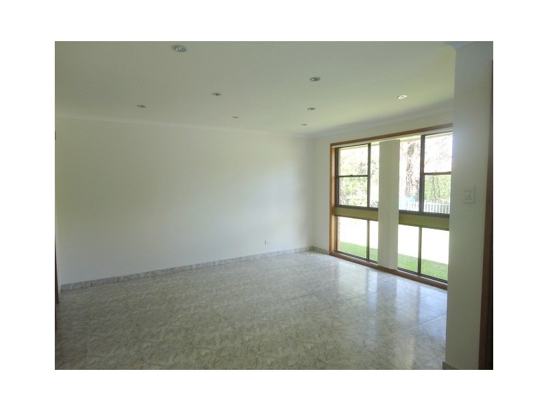 Edensor Park NSW 2176