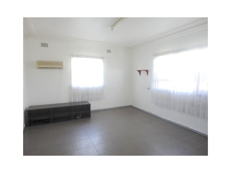 Fairfield West NSW 2165