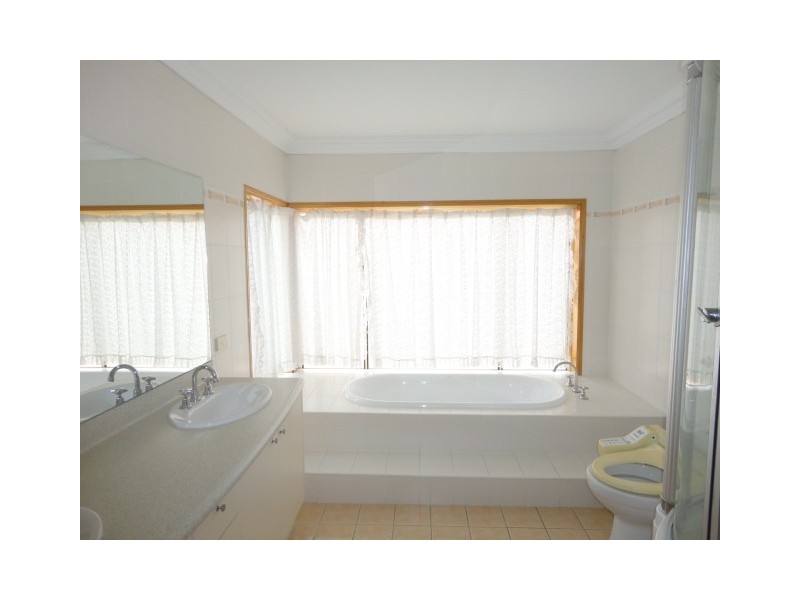 West Hoxton NSW 2171