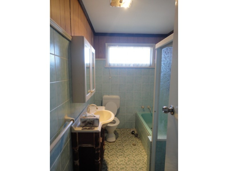 Fairfield West NSW 2165