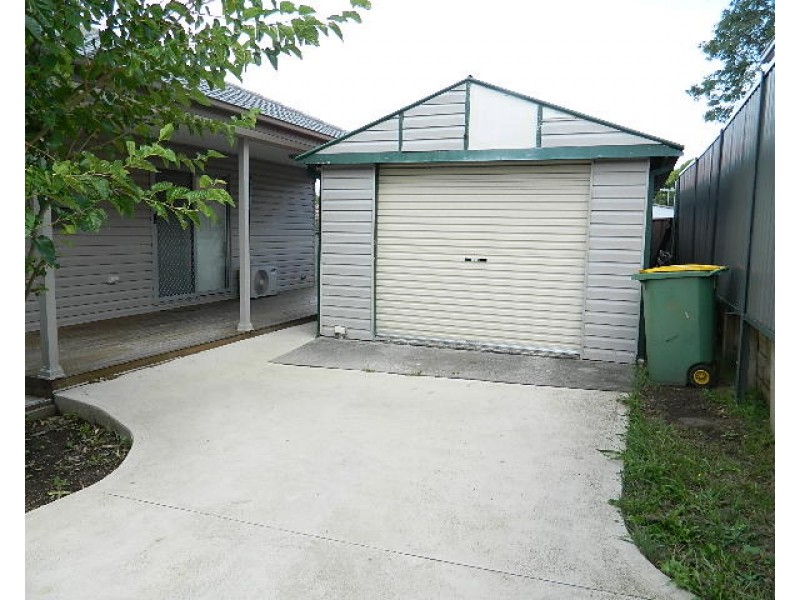 39A NEERINI AVENUE, Smithfield NSW 2164