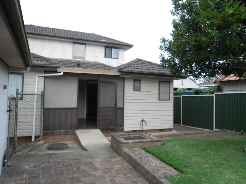 Fairfield West NSW 2165