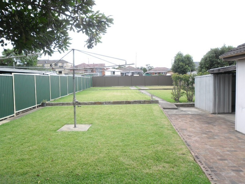 Fairfield West NSW 2165