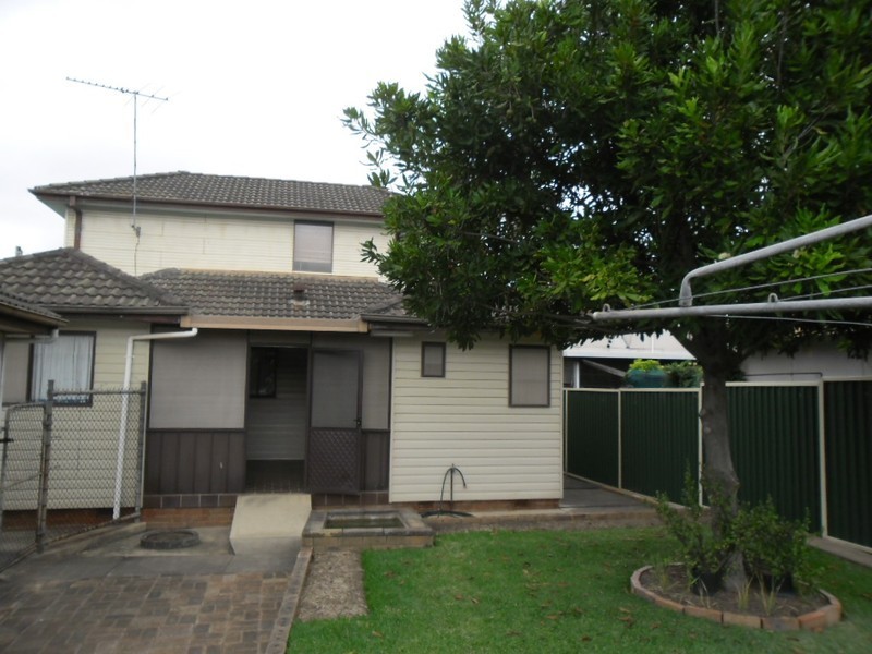 Fairfield West NSW 2165