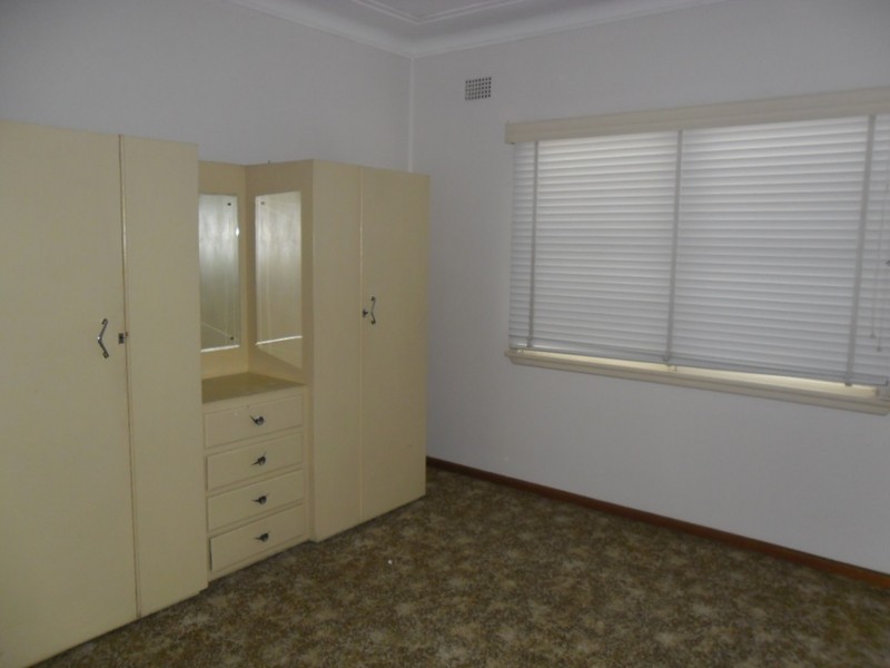 Fairfield West NSW 2165