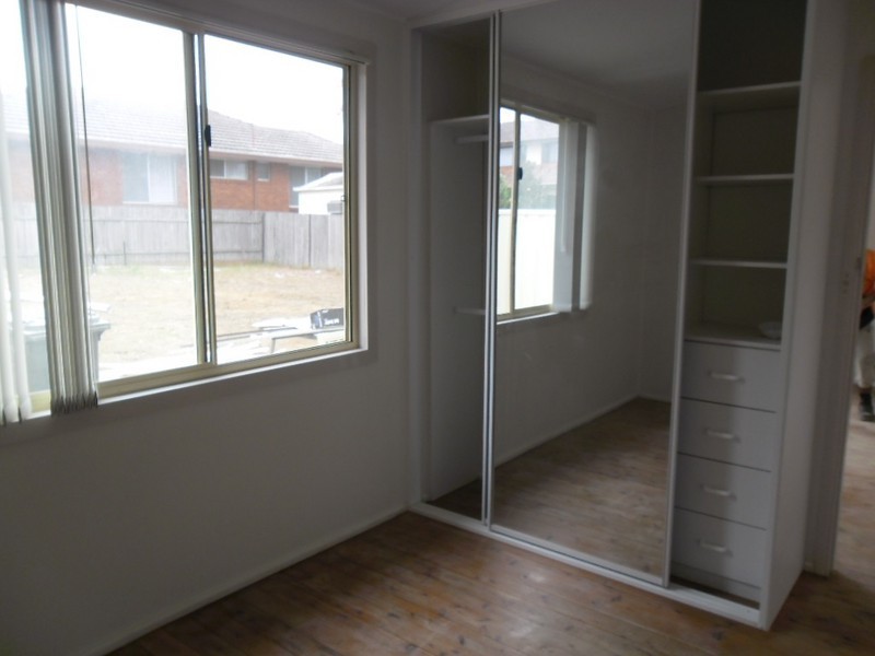 Fairfield West NSW 2165