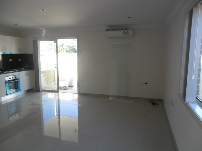 Edensor Park NSW 2176