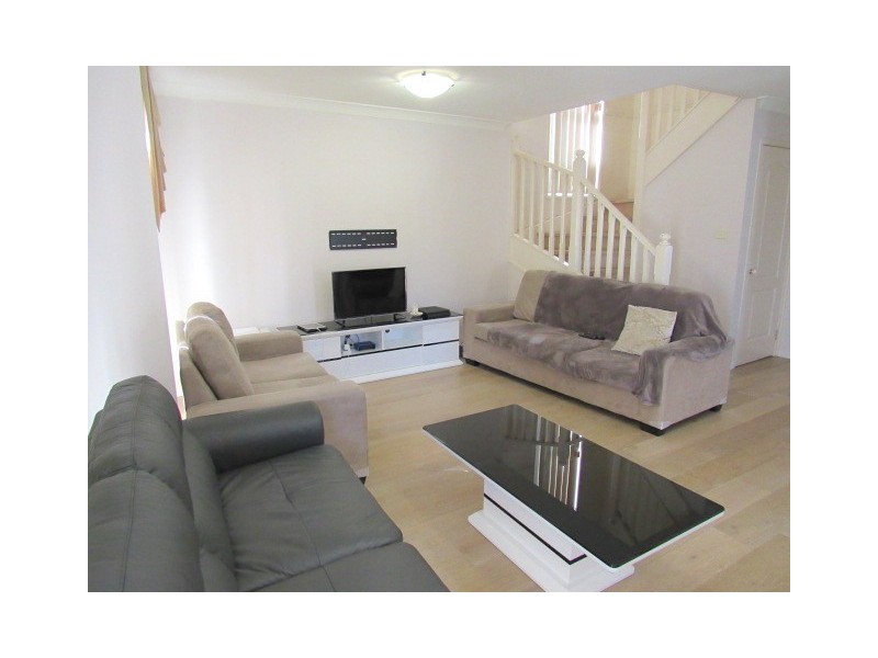 9 Jacaranda Court, Fairfield East NSW 2165