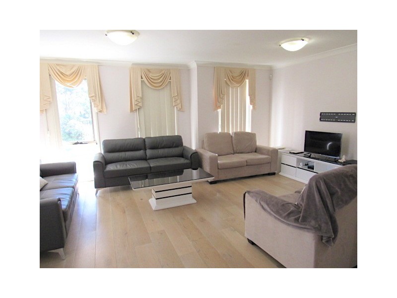 9 Jacaranda Court, Fairfield East NSW 2165