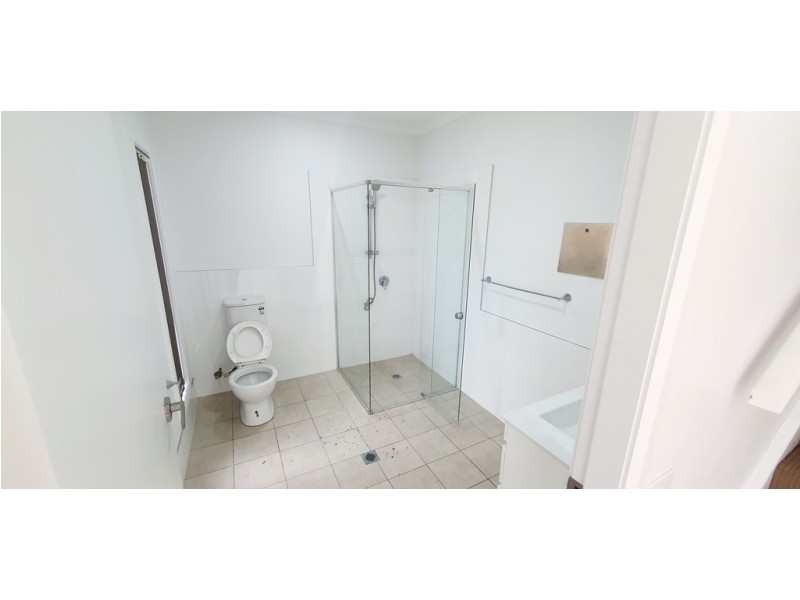 2/620 POLDING STREET, Bossley Park NSW 2176