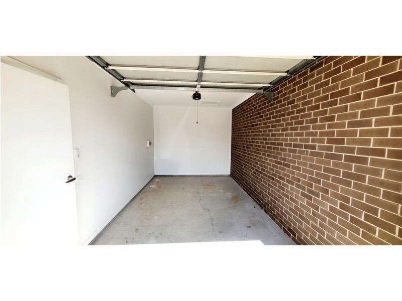 2/620 POLDING STREET, Bossley Park NSW 2176