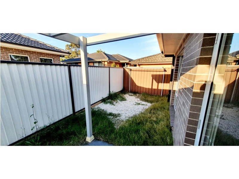 2/620 POLDING STREET, Bossley Park NSW 2176