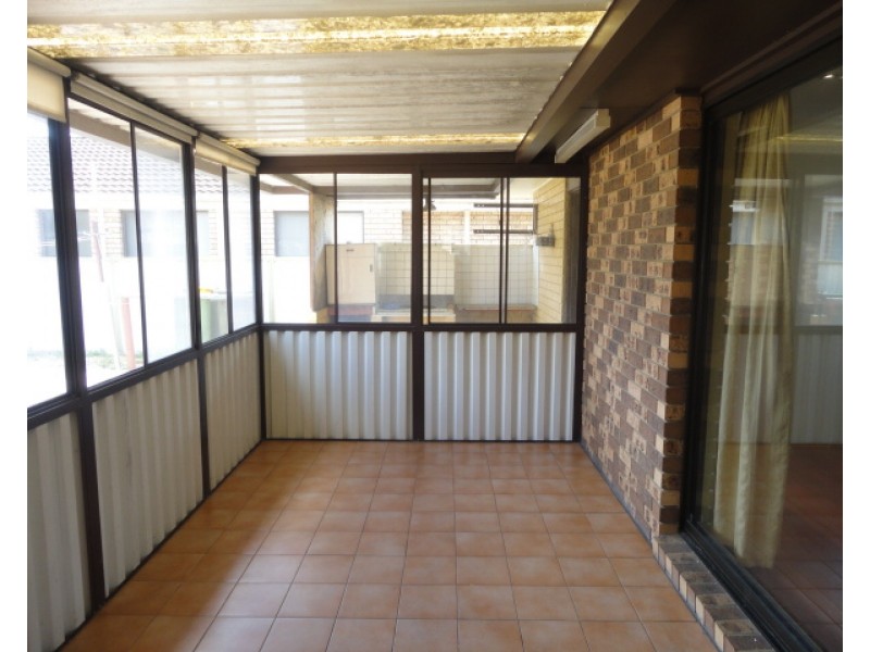 13 BERNADETTE PL, Fairfield NSW 2165