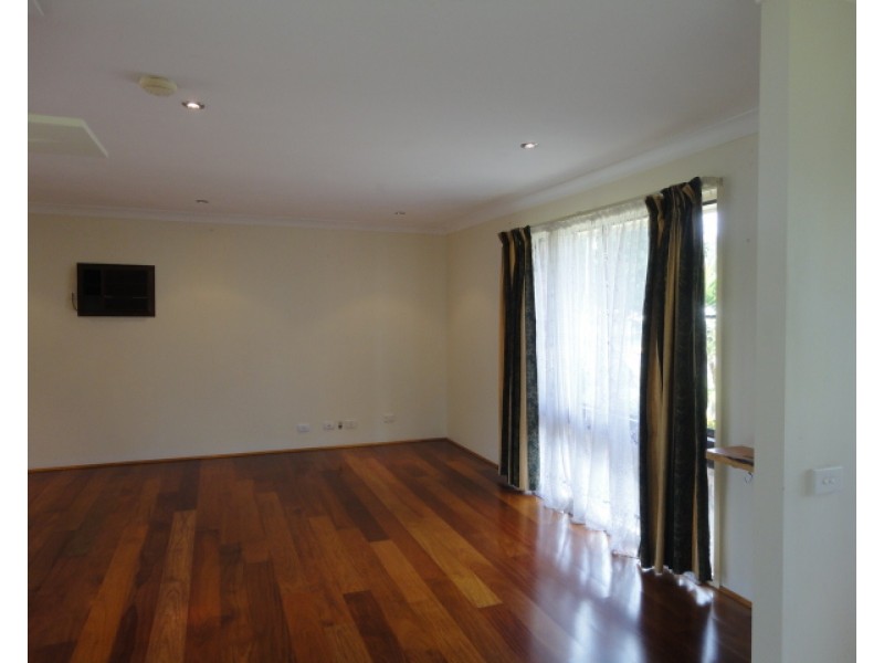 13 BERNADETTE PL, Fairfield NSW 2165