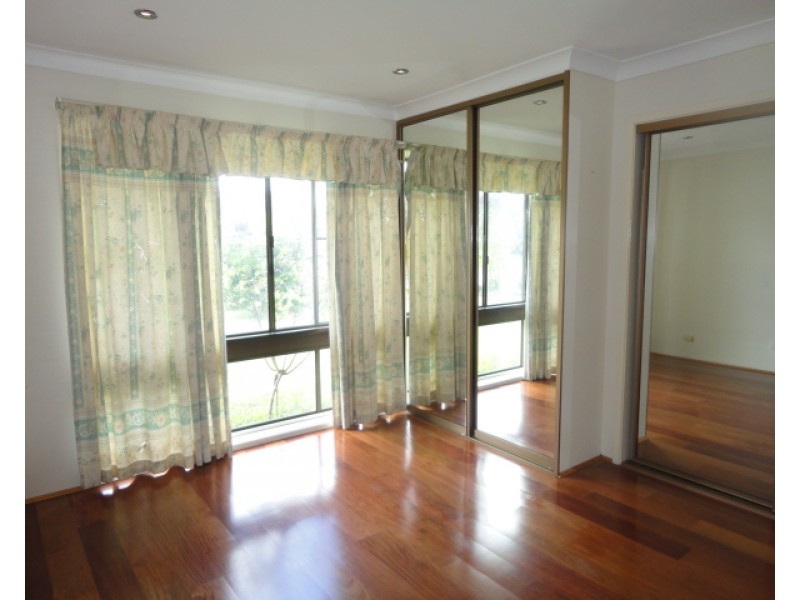 13 BERNADETTE PL, Fairfield NSW 2165