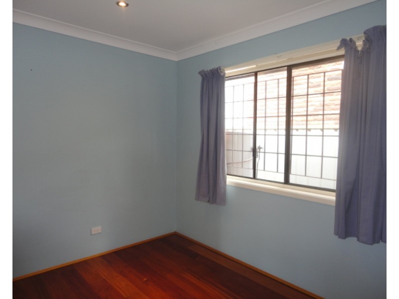 13 BERNADETTE PL, Fairfield NSW 2165