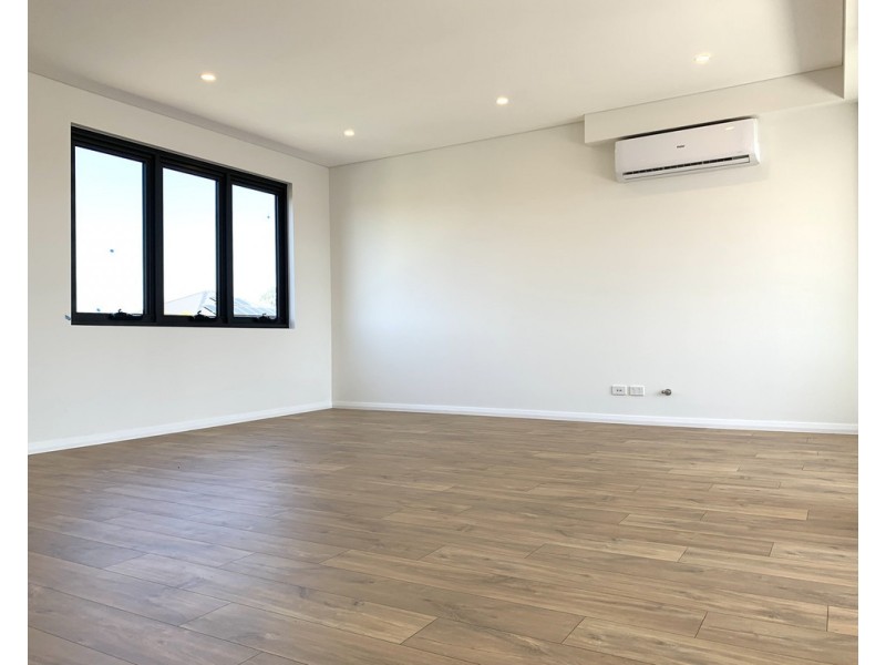 12/24 Hillcrest Avenue, Greenacre NSW 2190