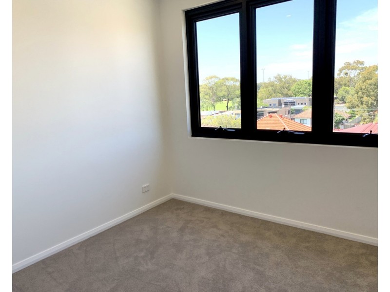 12/24 Hillcrest Avenue, Greenacre NSW 2190