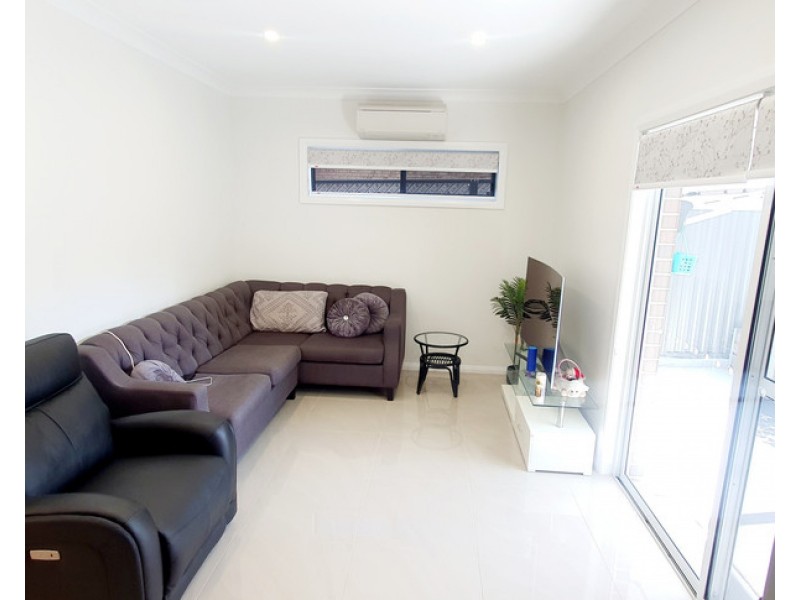 Edensor Park NSW 2176