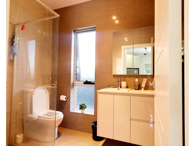 Edensor Park NSW 2176