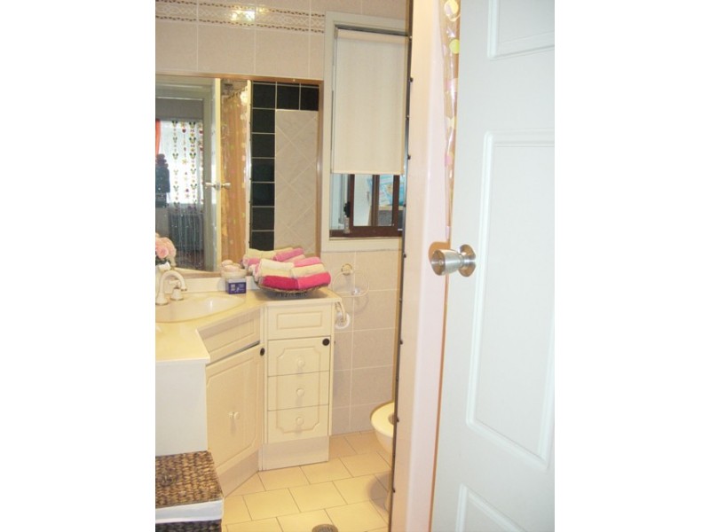 Fairfield West NSW 2165