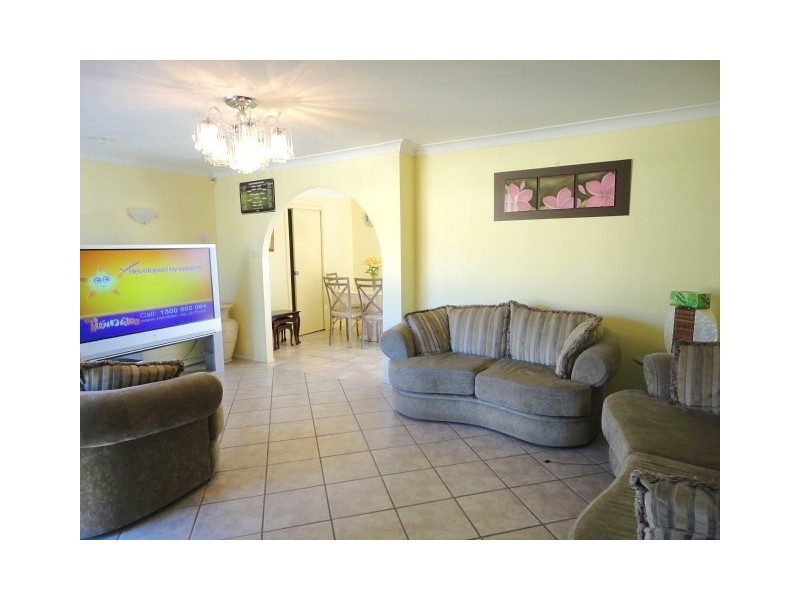 Edensor Park NSW 2176